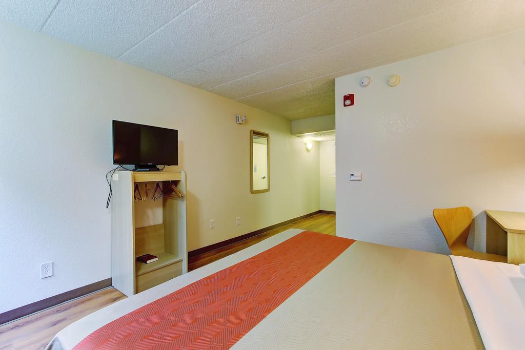 Motel 6-York, Pa - North Room photo