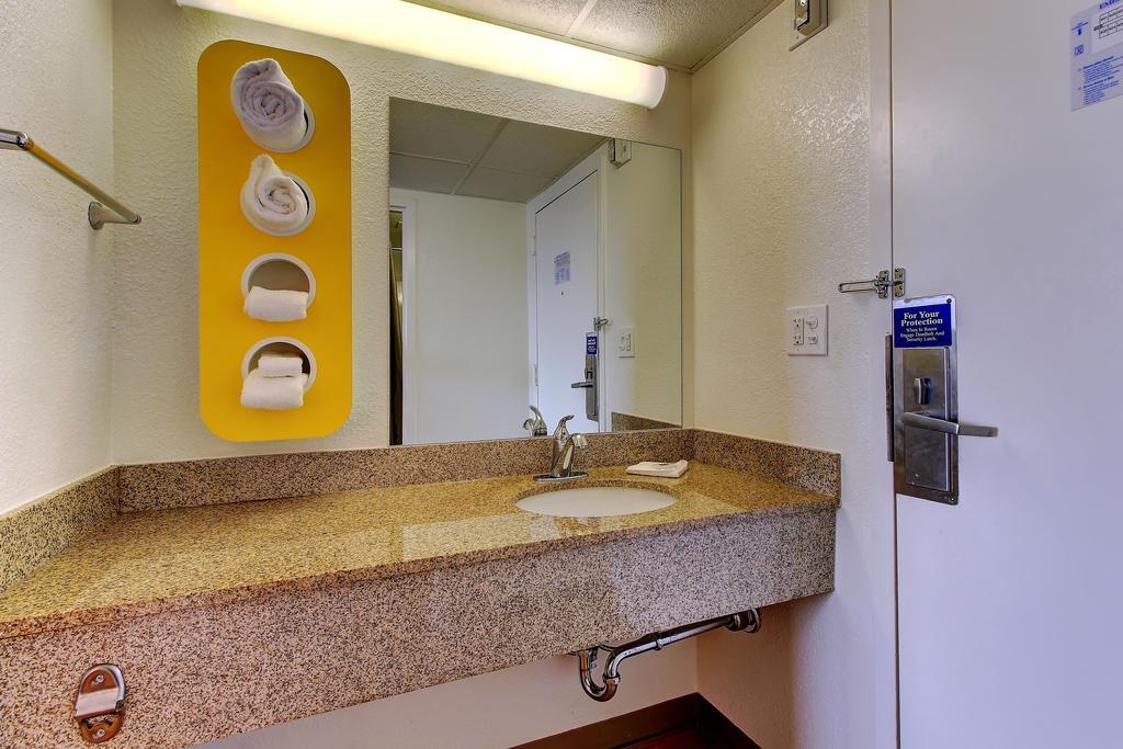 Motel 6-York, Pa - North Room photo